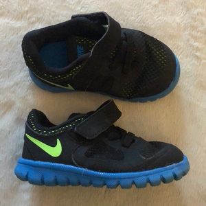 Toddler Nike Shoes US5C